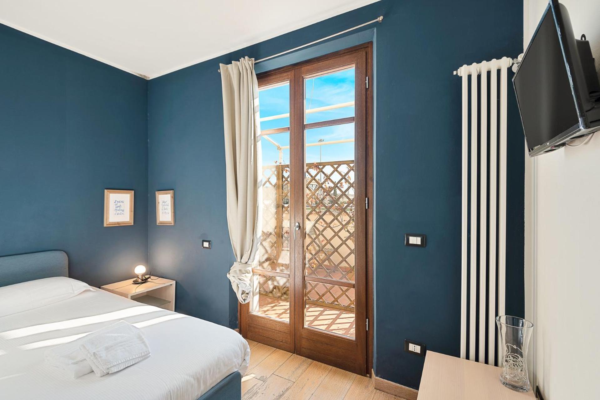 Accogliente Camera Singola Con Balcone A 500 Mt Dal Mare Marina Di Carrara Exterior photo