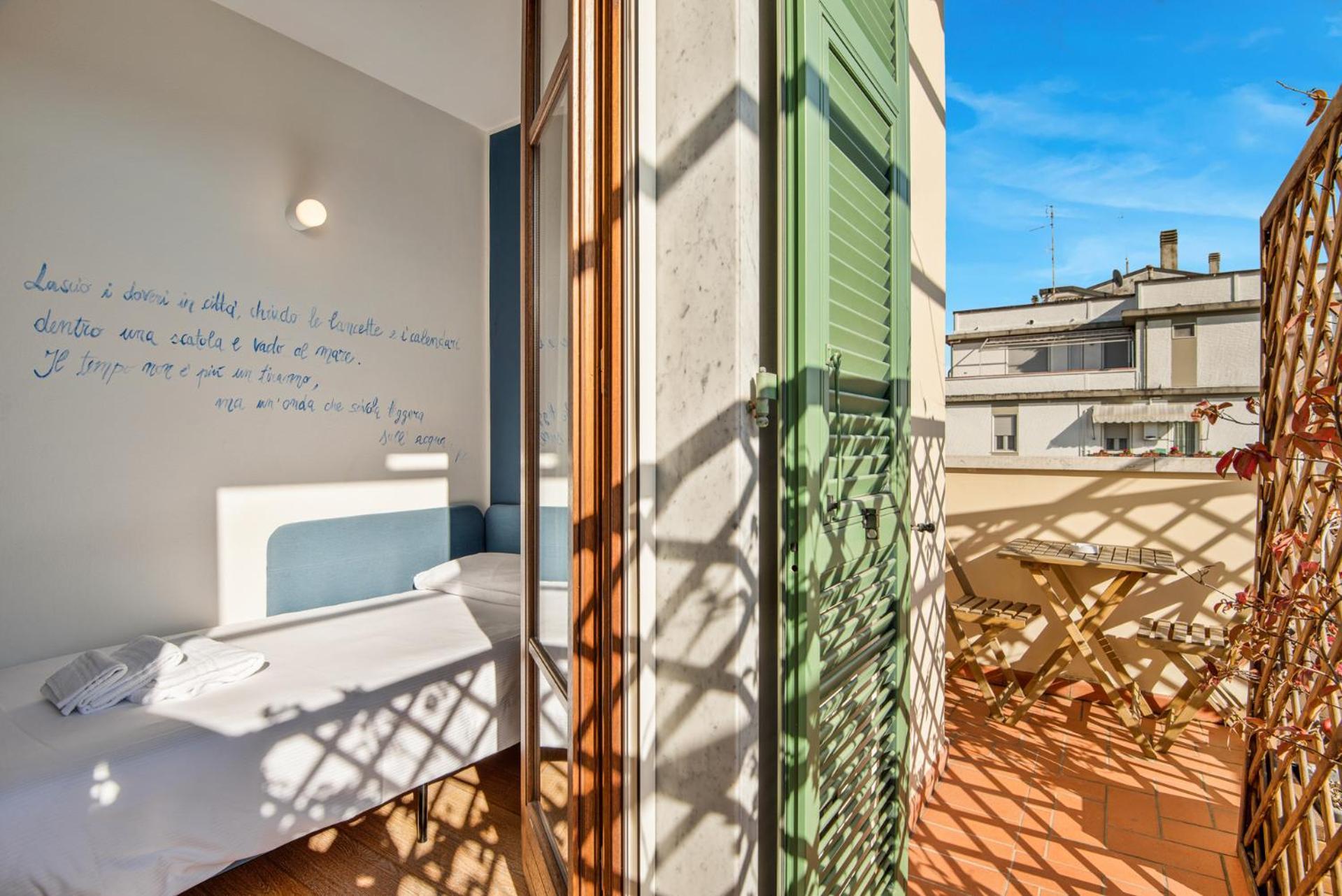 Accogliente Camera Singola Con Balcone A 500 Mt Dal Mare Marina Di Carrara Exterior photo